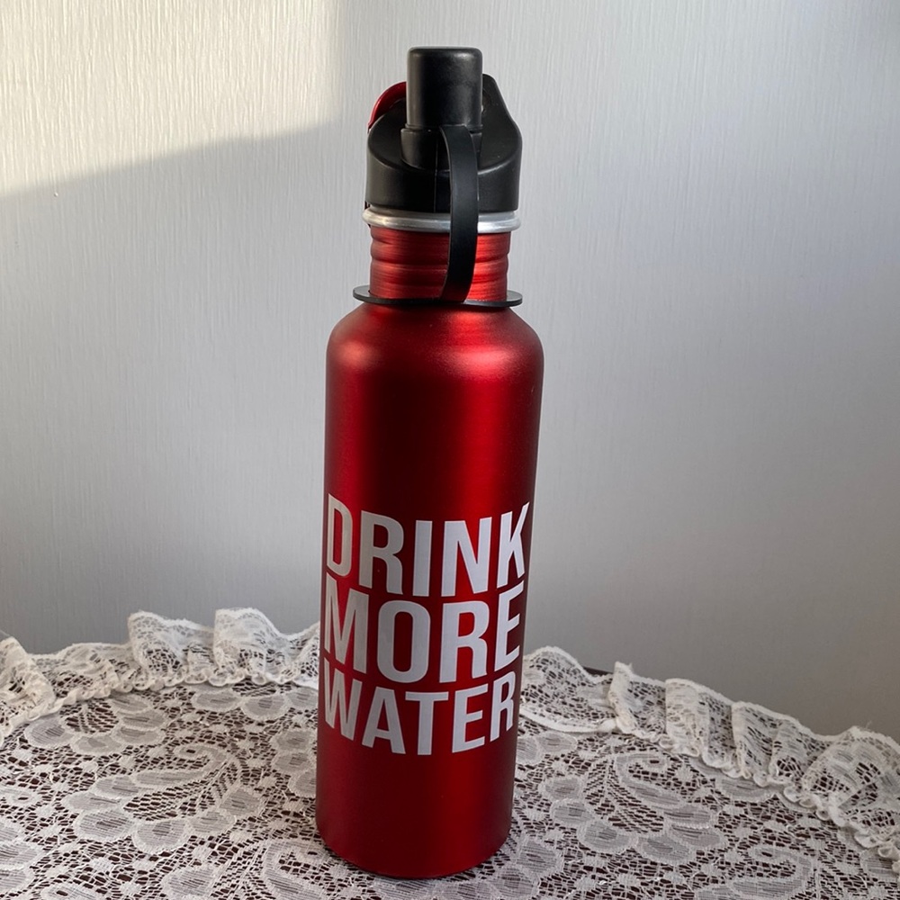 Arctic Water Bottle With Sport Top and Carabiner New! Candy apple Red 24 oz